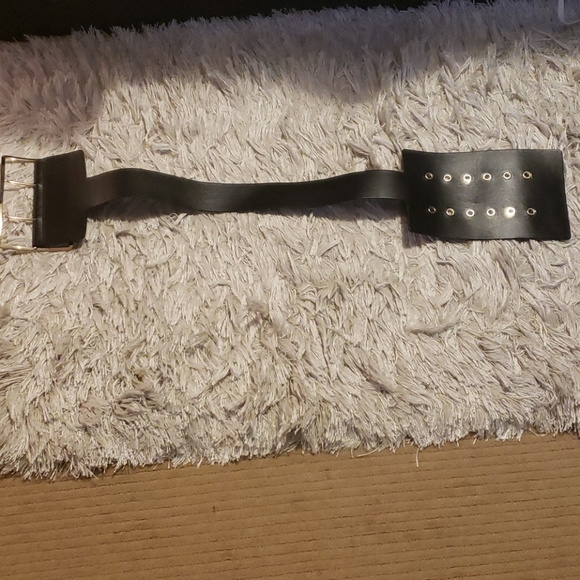 SOLD. Authentic Gianfranco Ferre big buckle belt - Picture 11 of 11
